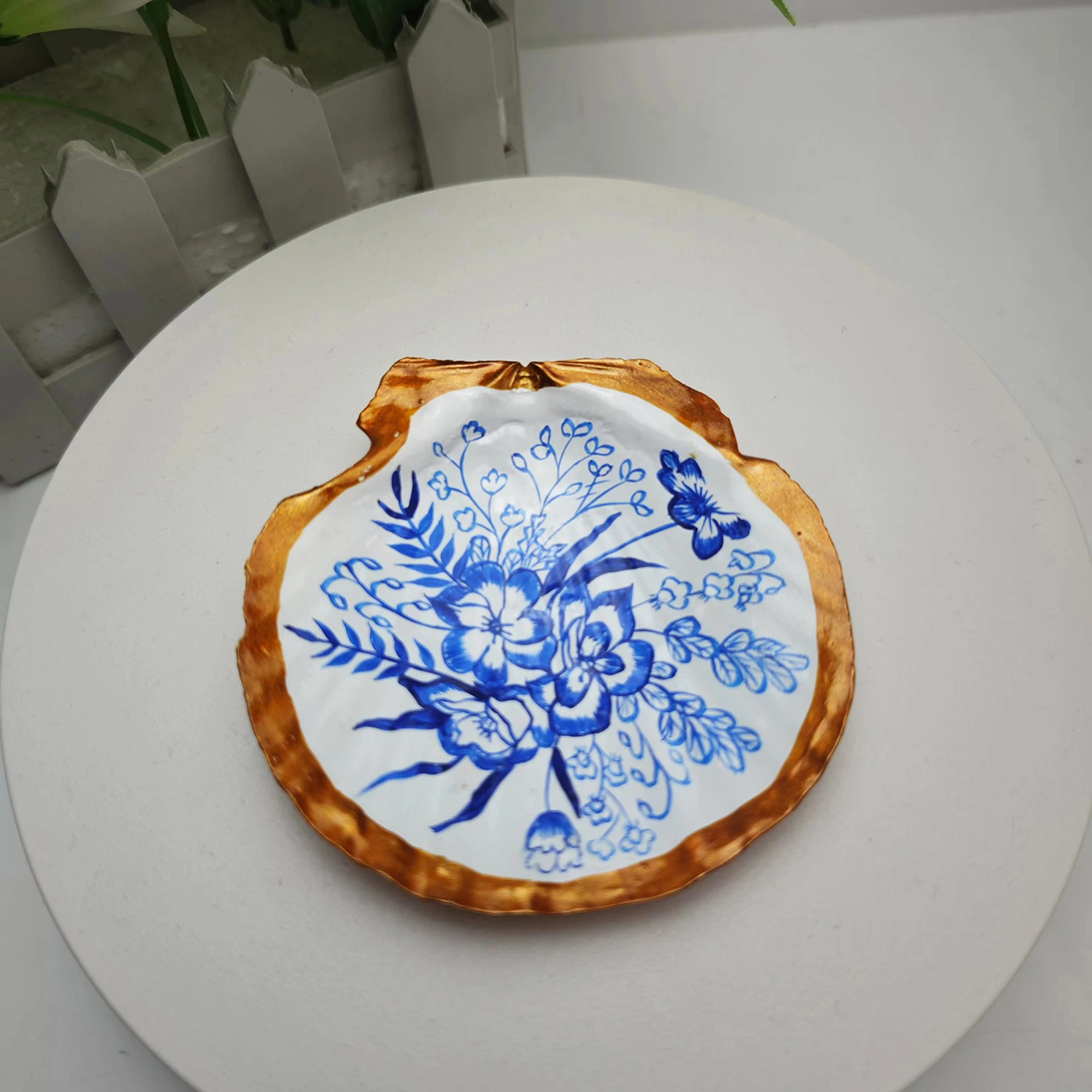 Ocean-inspired Seashell Design Jewelry Tray with Vintage Floral Print - Perfect Holder for Rings Earrings and Accessories - Image 5